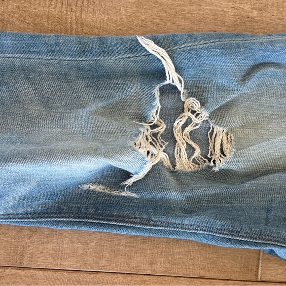 Express Women’s Skinny Jeans - Light Blue Distressed - Picture 5 of 8